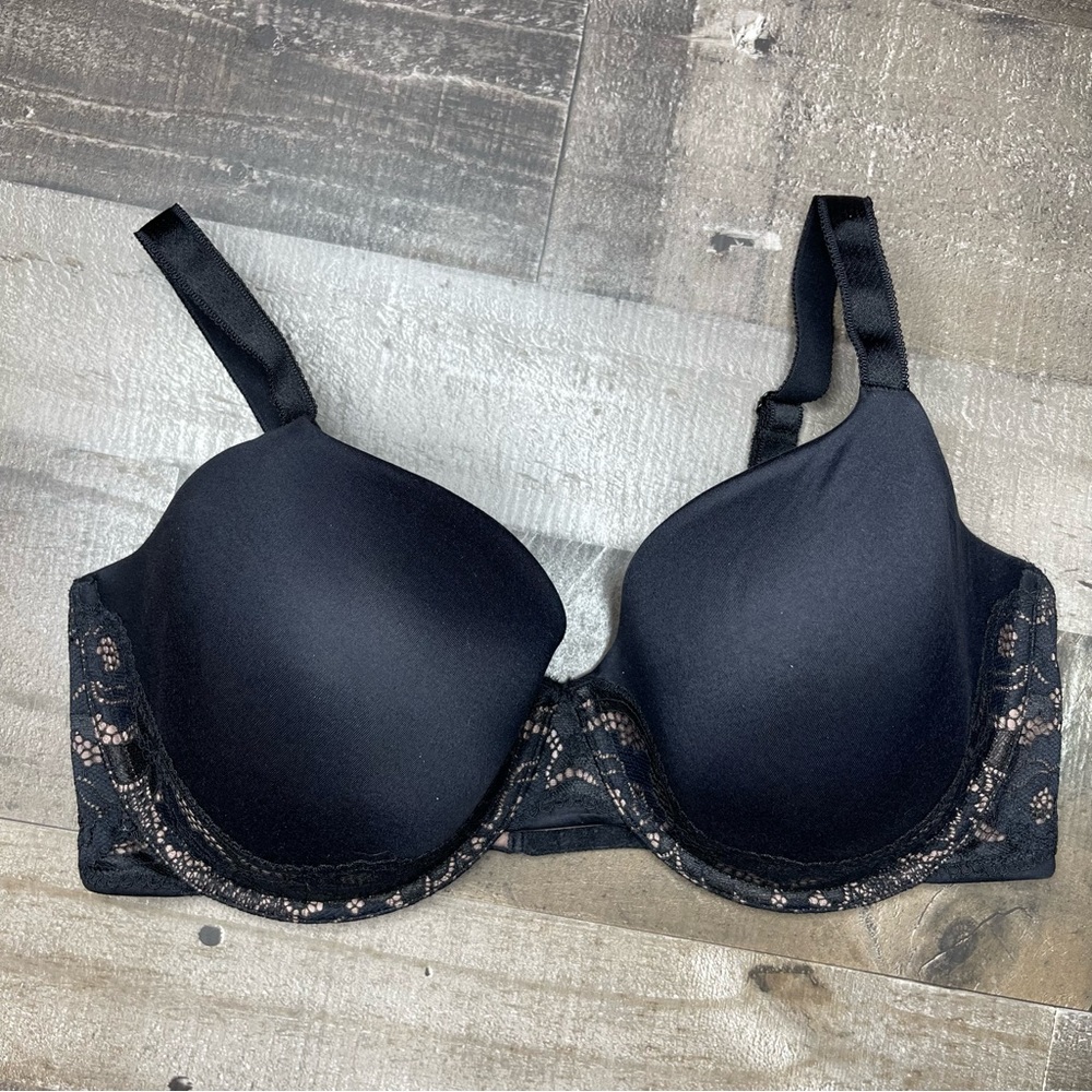 Wacoal Standard T-Shirt Bra size 34G Cup runs a size smaller.